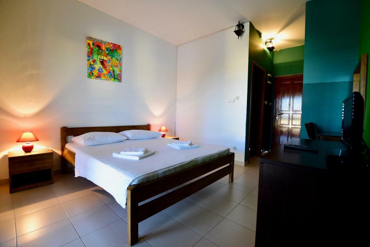 Pansion Hrga Hotel Vodice Exterior photo
