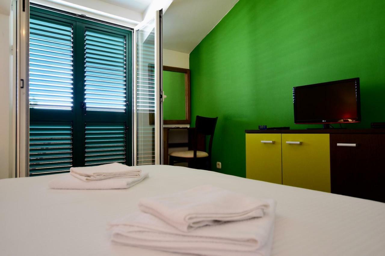 Pansion Hrga Hotel Vodice Exterior photo